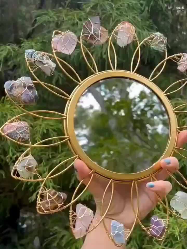 Miroir mural en cristal bohème de 30,48 cm avec pierres naturelles - Grand design rond rayonnant dans les couleurs rose, clair, violet, noir, marron, rouge, blanc, gris et beige - Décoration fermière pour salon, chambre à coucher ou entrée - Cadeau élégan