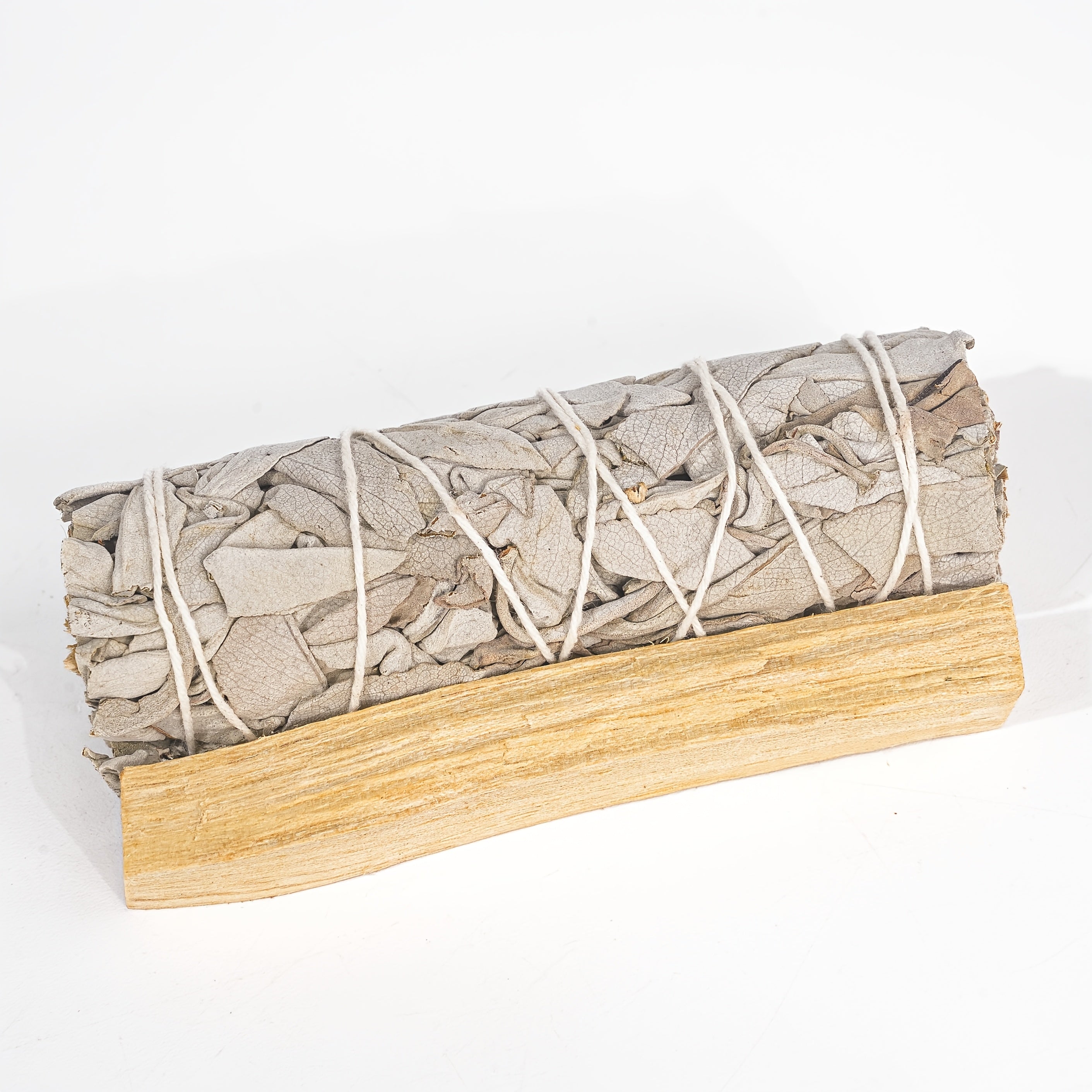 Cristaux naturels, sauge blanche et bois de Palo Santo, idéals pour le nettoyage domestique. Cadeau parfait offert aux parents ou amis, présentés dans une écrin célébrant les fêtes du Nouvel An, camping , décoration jardin, dîner romanesque au clair-de-lu