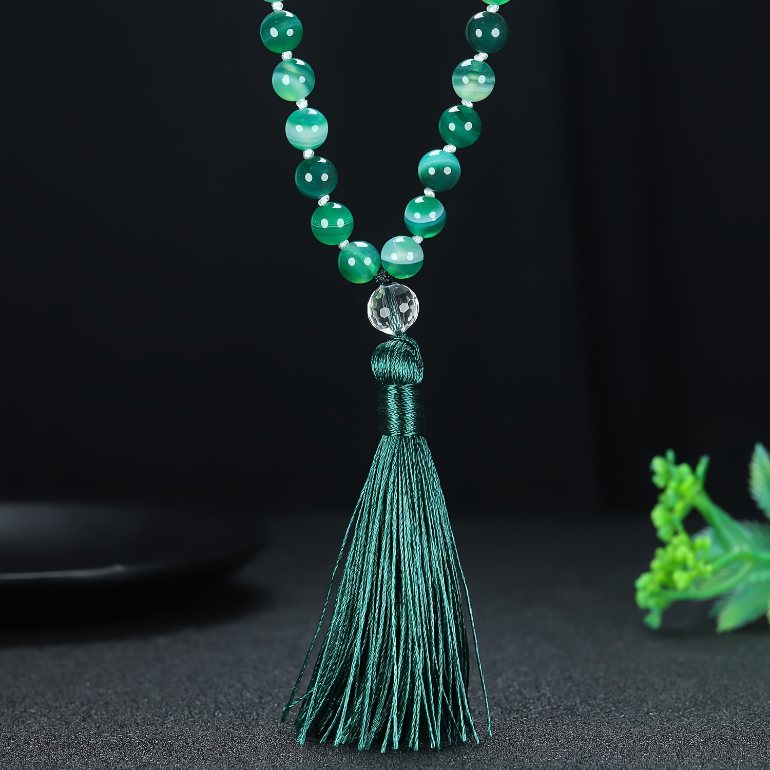 Collier Mala en Agate Naturelle de 108 Perles Noué à la Main avec Pendentif Pompon, Convient pour le Port Quotidien et les Chaînes Pull