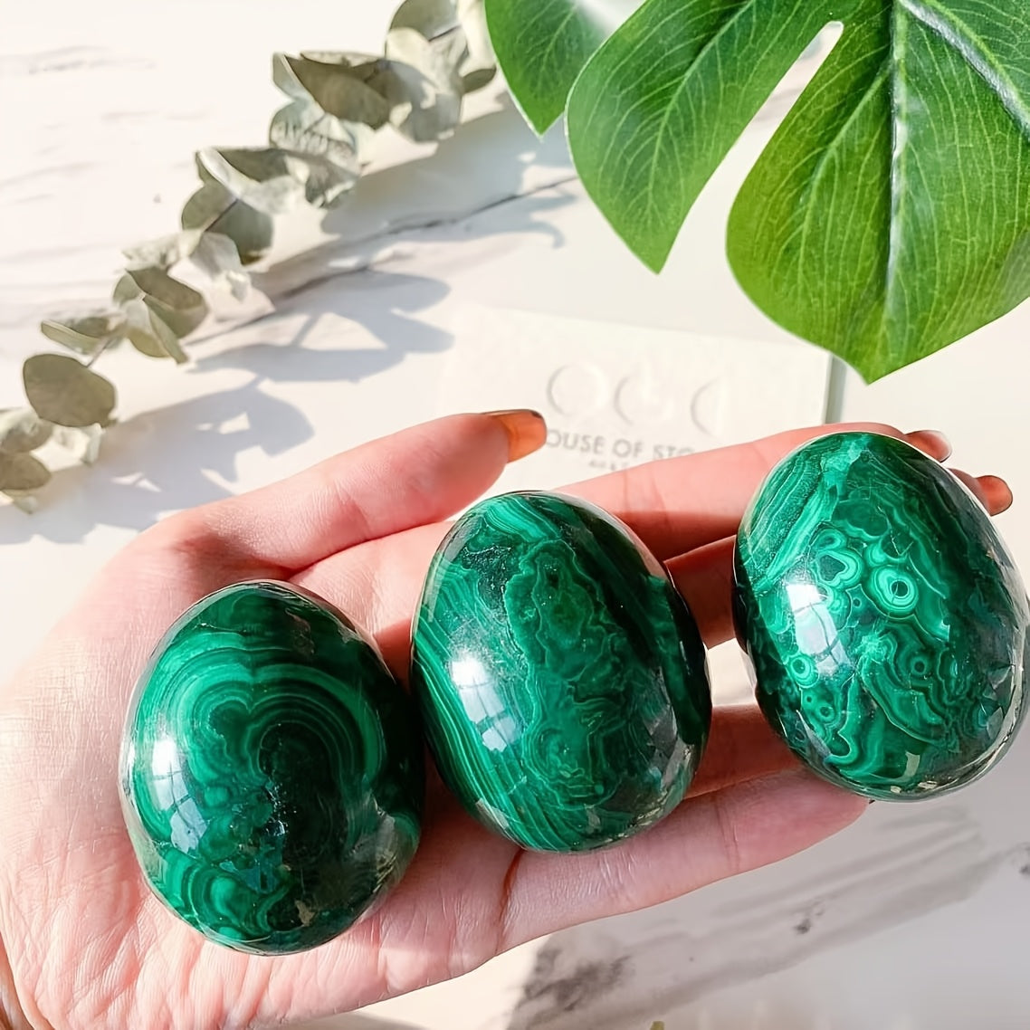 1pc Œuf de Malachite Vert - Beauté pour la Décoration Intérieure - Cadeau Festif Accrocheur, Accent Unique et Artisanal