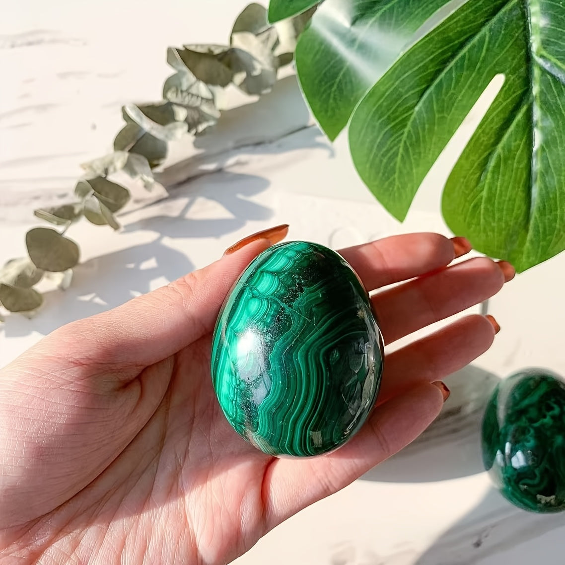1pc Œuf de Malachite Vert - Beauté pour la Décoration Intérieure - Cadeau Festif Accrocheur, Accent Unique et Artisanal