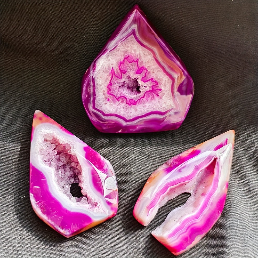 1 pièce Ornement en Agate Rouge Rose en Forme de Goutte d'Eau – Style Bohème Cristal Géode aux Nuances Rose, Blanc et Violet, Décor Éclatant pour la Maison, Cadeau Parfait pour la Saint-Valentin, Noël, Pâques et Plus, Idéal pour les Amateurs de Cristaux