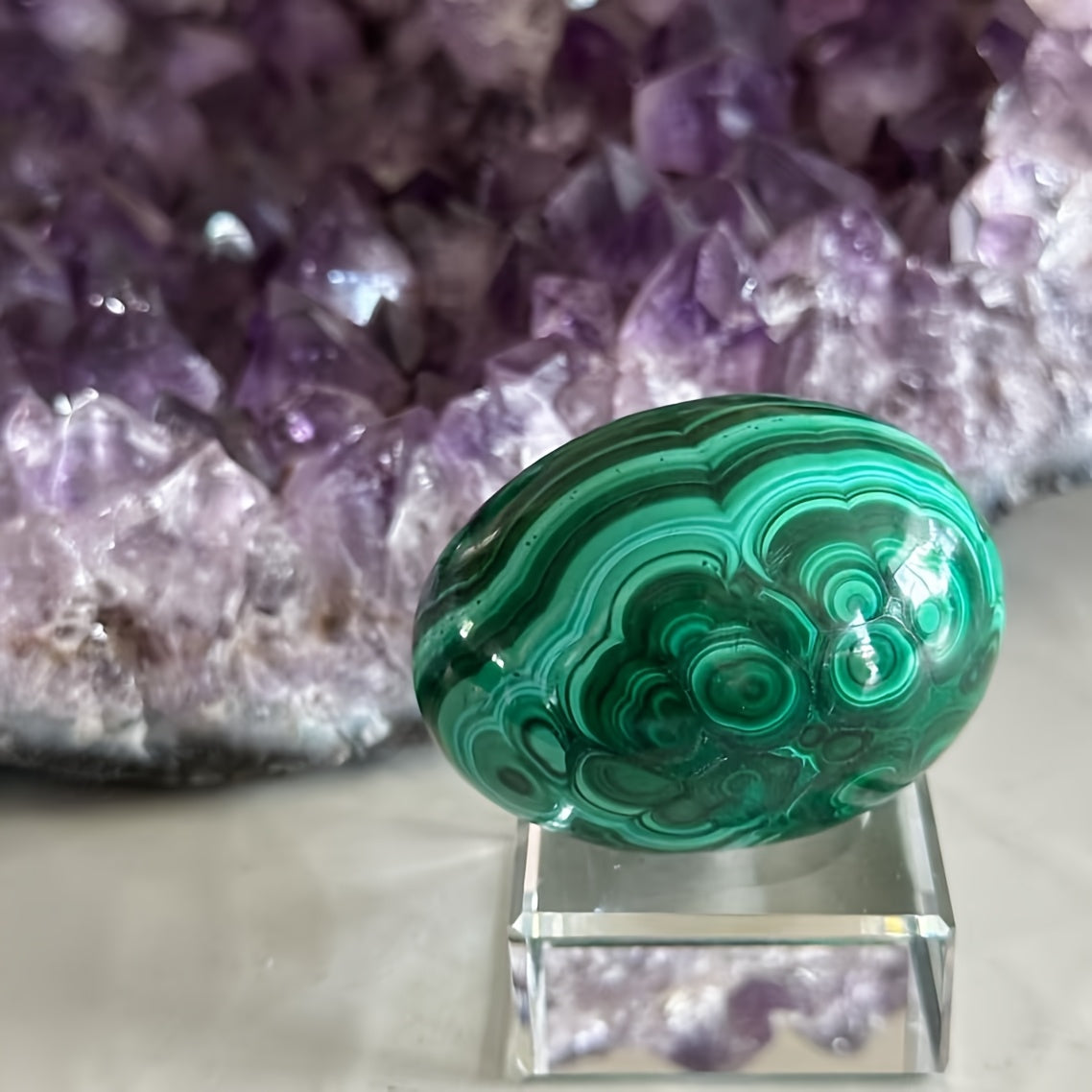 1pc Œuf de Malachite Vert - Beauté pour la Décoration Intérieure - Cadeau Festif Accrocheur, Accent Unique et Artisanal
